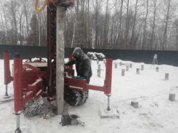 Монтаж фундамента на жб сваях зимой